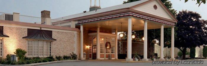 Hotel Carlisle & Embers Convention Center Exterior photo